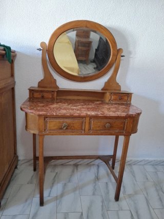 Tocador madera con mármol rosa y espejo