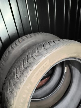225 50 17 98Y Michelin
