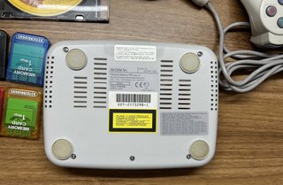 Sony PSone Console Bianca + Giochi e Accessori