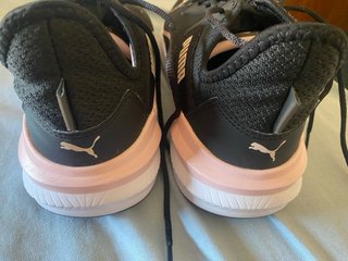Zapatillas Puma Negras y Rosas