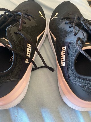 Zapatillas Puma Negras y Rosas