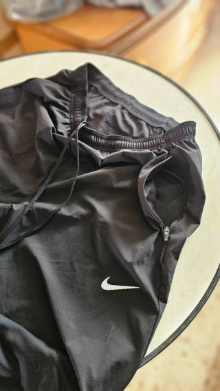 Pantalones de running negros técnicos son premium