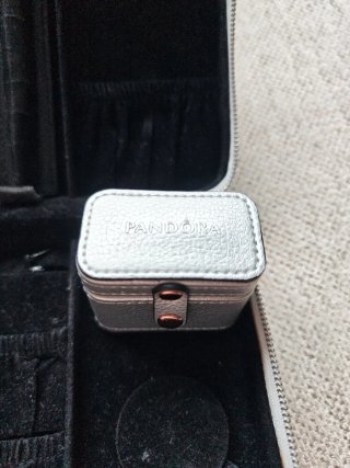 Joyero Pandora plateado