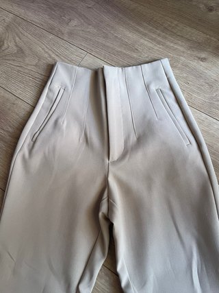 Pantalón de vestir beige talla XS