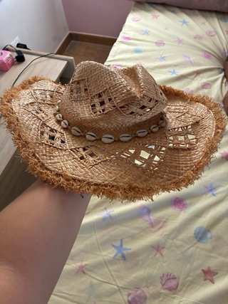 Sombrero de paja conchas y flecos