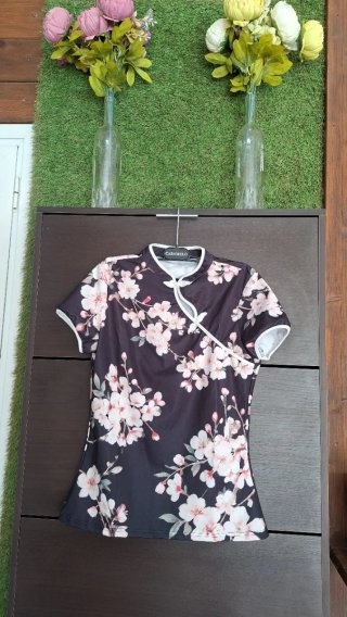 Blusa Caramelo flores cerezo cuello mao