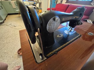 Máquina de coser Singer antigua en Gijon