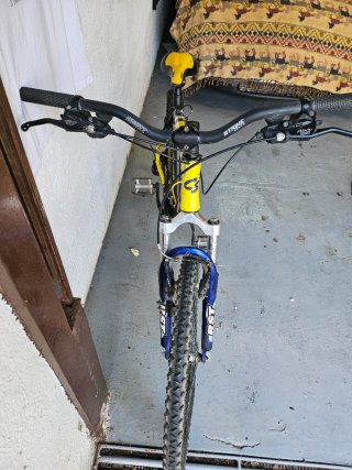 Bicicleta Montaña Aro 26 Negra y Amarilla