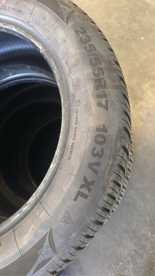 4 Gomas Ford Custom R 17