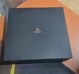 PS4 Pro funcionando perfecta, muy cuidada