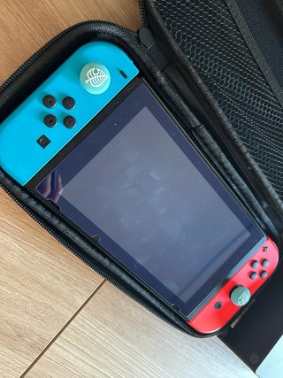 Nintendo Switch Azul/Rojo + Accesorios