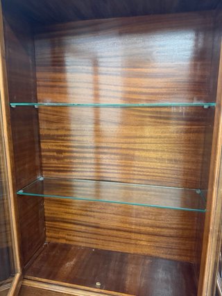 Vitrina madera cristal y cajones