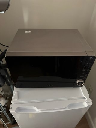 Microondas Whirlpool Extra Space MWF421