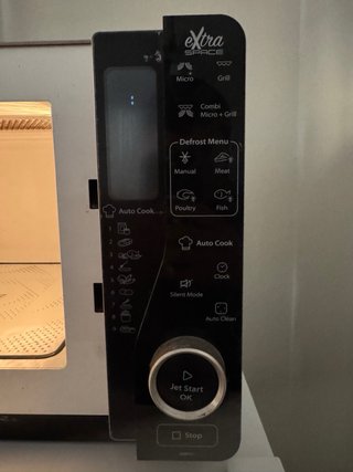 Microondas Whirlpool Extra Space MWF421