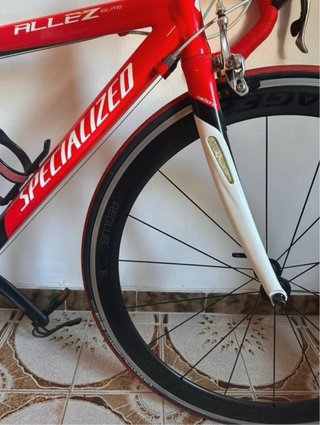 Bicicleta Specialized Allez Roja y Blanca