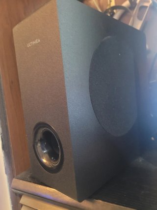 Barra de Sonido Ultimea Nova S50 En su caja.