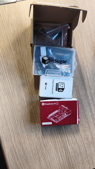 Raspberry Pi 5 8GB + Whisplay HAT + PiSugar S
