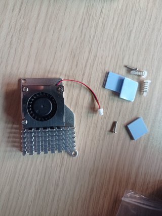 Raspberry Pi 5 8GB + Whisplay HAT + PiSugar S