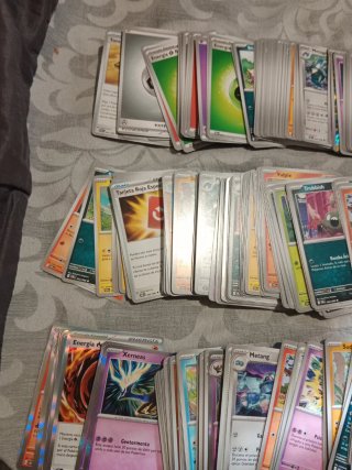 Lotto di carte Pokémon. 328 carte