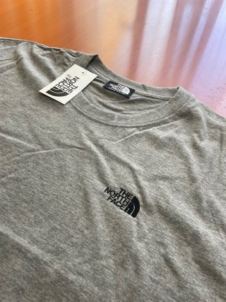 Camiseta The North Face bordada gris XXL