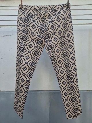 Pantalón  mujer T. 2XL. Medidas en descripción