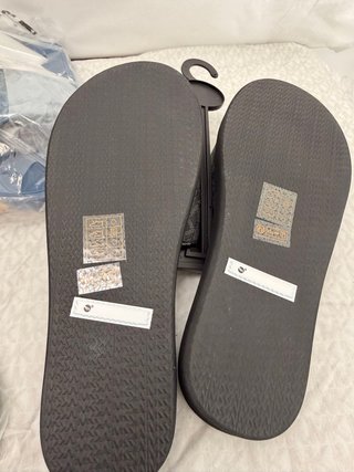 Chanclas Michael Kors MK Negras y Grises