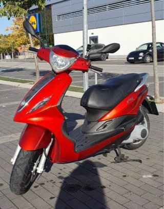 Piaggio Fly 125ie Roja Scooter
