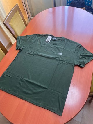 Camiseta The North Face bordada verde militar XXL