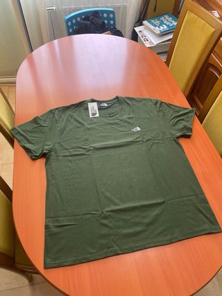 Camiseta The North Face bordada verde militar XXL