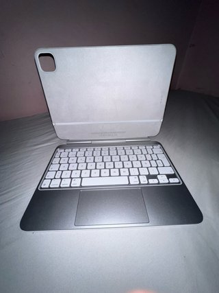 Teclado Magic Keyboard iPad Pro 11 (M4)