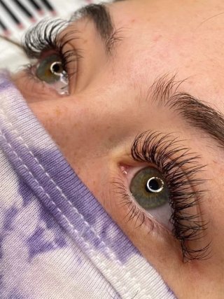 servicio de pestañas y cejas