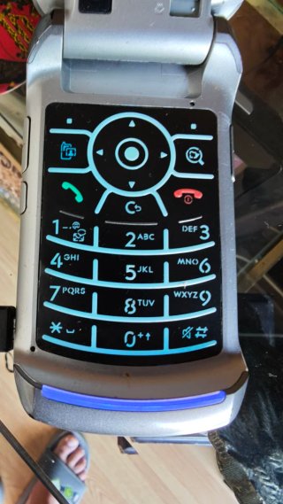 Motorola V3x Vodafone Plata + Cargador Original