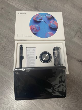 Wacom Intuos Pro Creative Pen Tablet