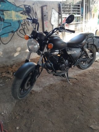 Keeway Superlight 125 Negra
