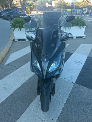 Kymco 400 ABS Maxi Scooter Negra