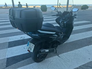 Kymco 400 ABS Maxi Scooter Negra