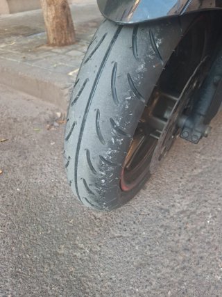 Kymco 400 ABS Maxi Scooter Negra