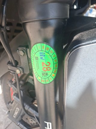 Kymco 400 ABS Maxi Scooter Negra