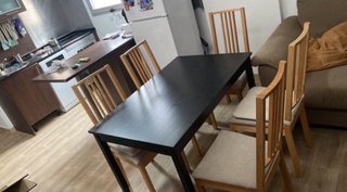 Se venden 5 sillas de comedor recién tapizadas