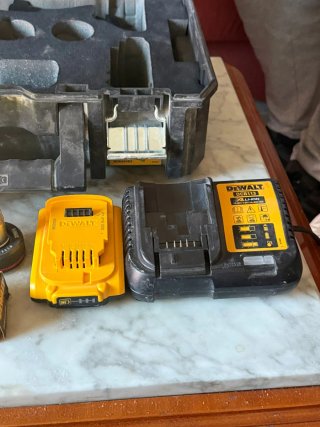 Expandidora PEX DeWalt con accesorios