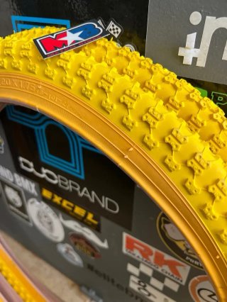 Pneus BMX 20x1.75 Comp III Amarelos