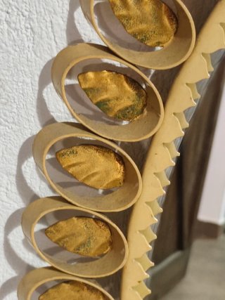 Espejo Flor Sunburst de hierro dorado años 50