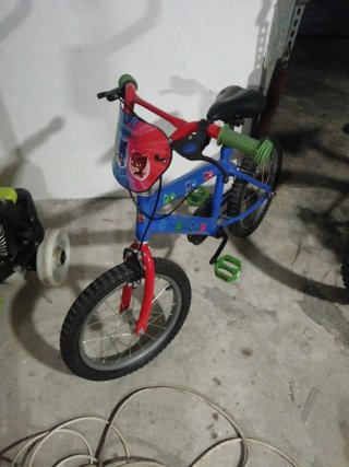 Bicicleta infantil azul pijamas como nueva