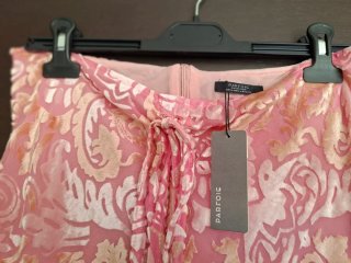 Falda Midi Jacquard Hojas Parfois Talla M