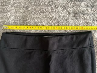 Falda negra ajustada talla L (pequeña, es una S/M)