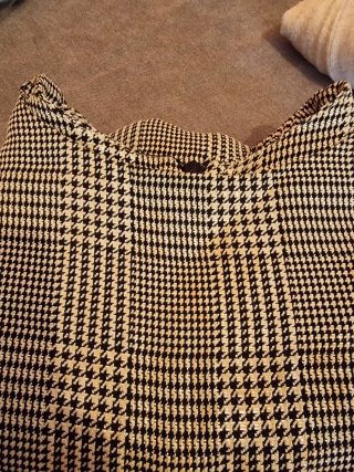 Top vintage a scacchiera nero e oro