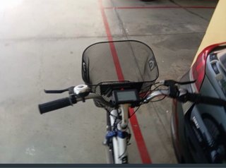 Triciclo Eléctrico Azul con Cesta