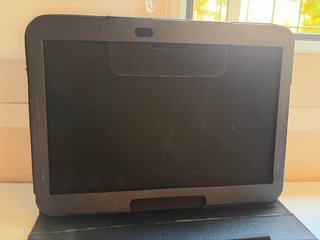 Custodia con tastiera universale per tablet 9.6-11
