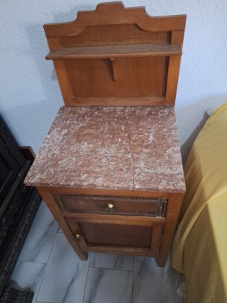 Mesita de noche mármol y madera