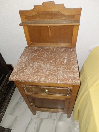Mesita de noche mármol y madera